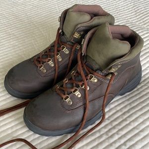 Men’s Chaps boots.  Size 11M